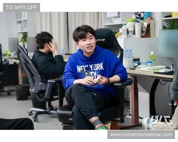 BLG积极备战赛季前线训练与团队聚餐共度备战时光