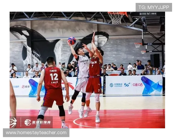 山西男篮今晚对阵深圳三连胜终结战绩滑落至十胜八负篮球赛场精彩图集